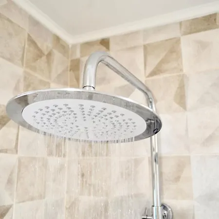 Apartamento Villa ELTAEL - Casa Daniel - Manta Rota - Moradia com Piscina Partilhada