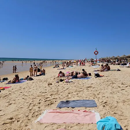 Apartamento Villa ELTAEL - Casa Daniel - Manta Rota - Moradia com Piscina Partilhada *